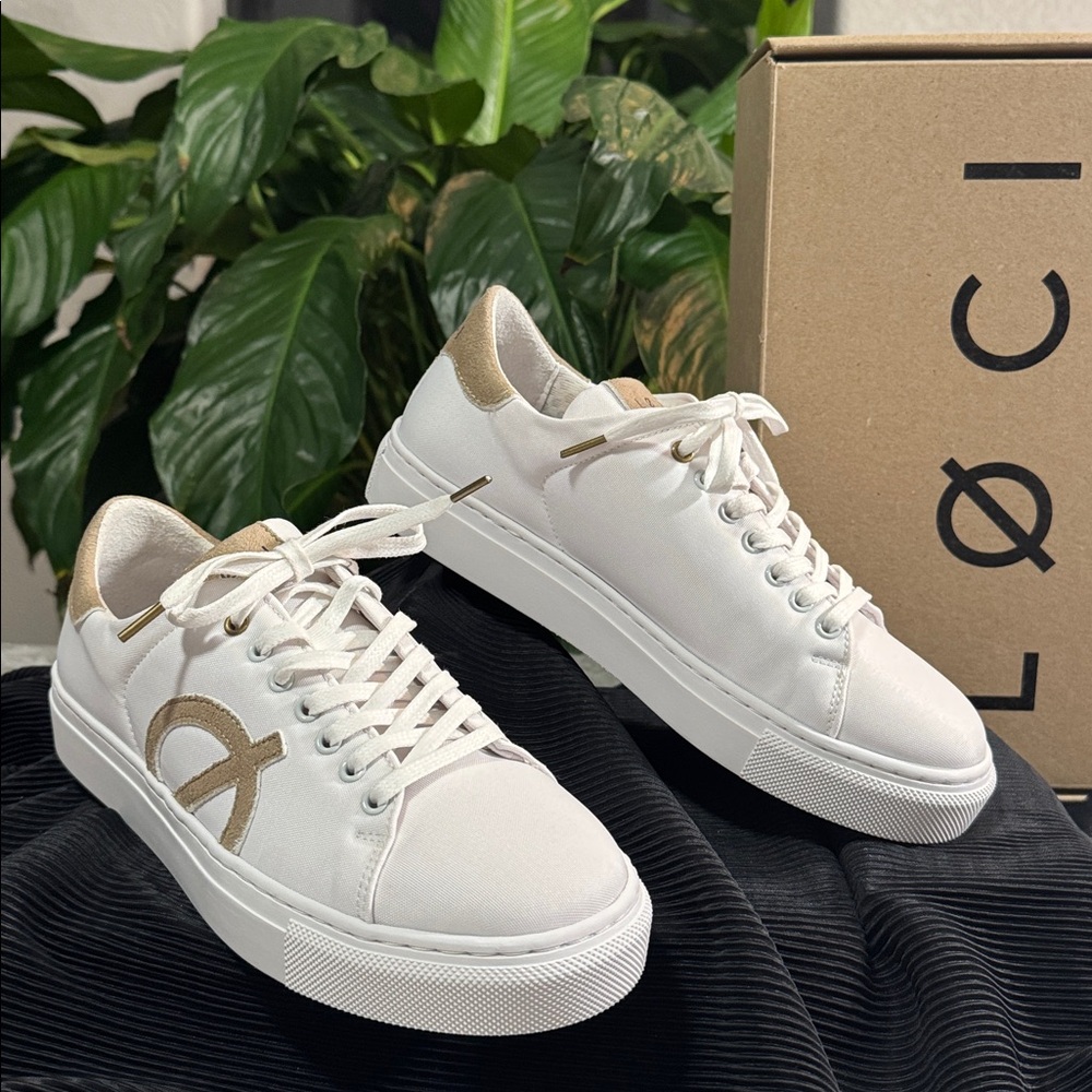 LØCI Premium Sustainable White Low-Top Sneakers Women's EU 37 - US 7  Unisex